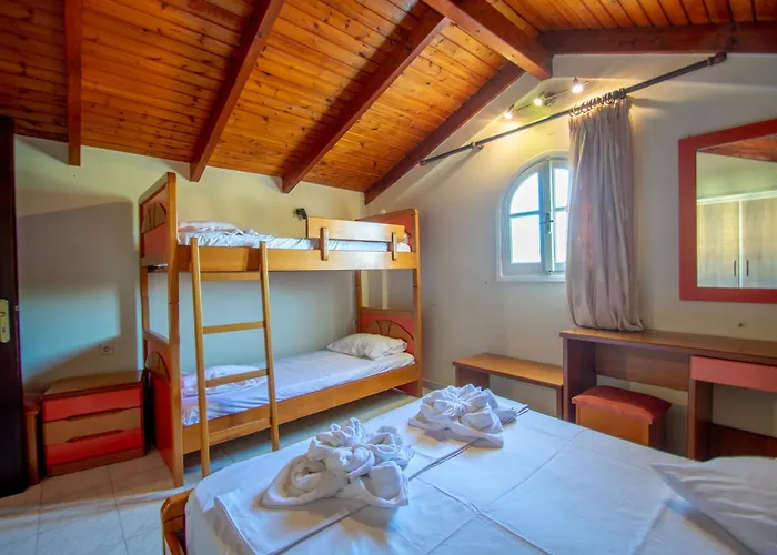 Paradise Apartments & Suites